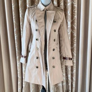 Women’s Burberry Trench Coat Size 6